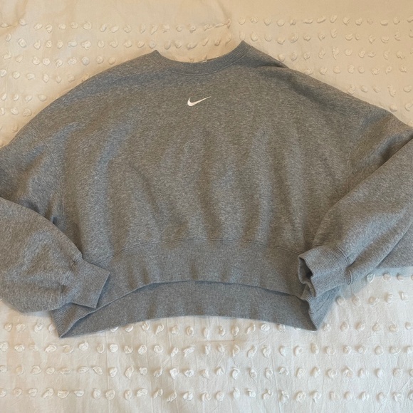 Nike Tops - Gray Nike crewneck women’s size small